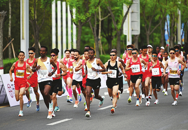 Intl marathon races in Taiyuan